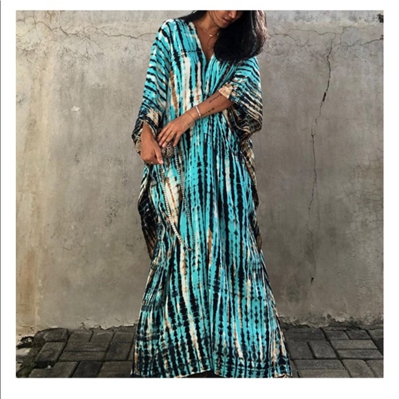 Gorgeous Caribbean Blue Coverup - Picture 2 of 5